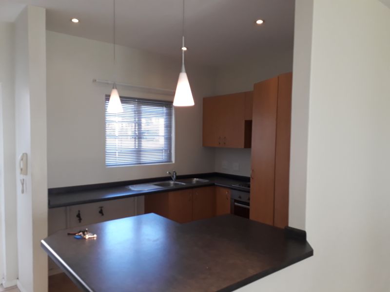 Beacon Bay - Lock up and go unit in Coralwood - Photo 3