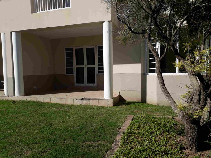 Beacon Bay - Lock up and go unit in Coralwood - Photo 9