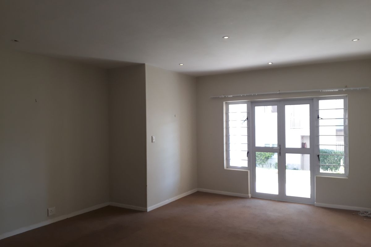 Beacon Bay - Lock up and go unit in Coralwood - Photo 2