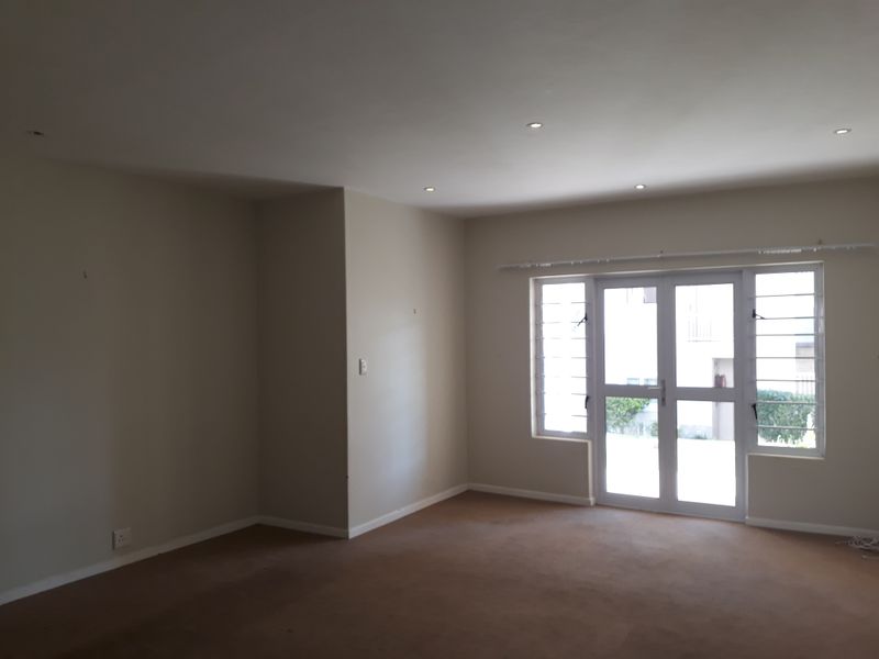 Beacon Bay - Lock up and go unit in Coralwood - Photo 2