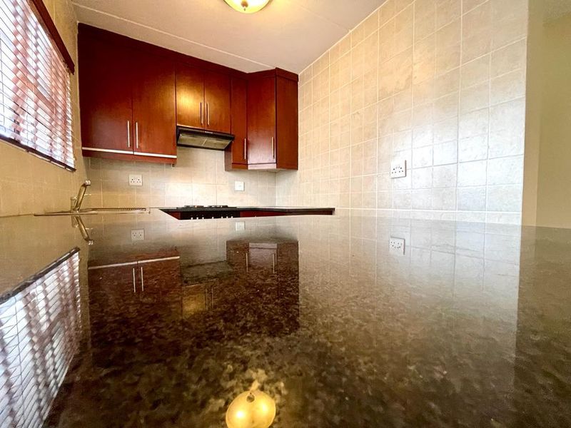 Two bedroom townhouse for sale in Secunda - Photo 8