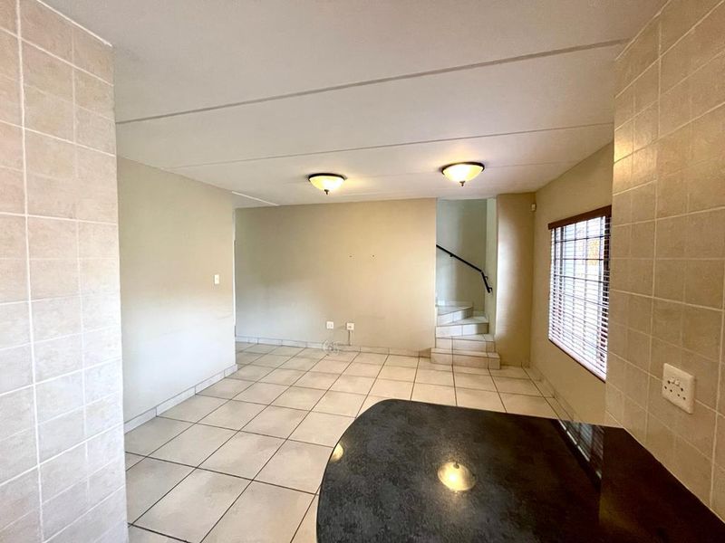 Two bedroom townhouse for sale in Secunda - Photo 6