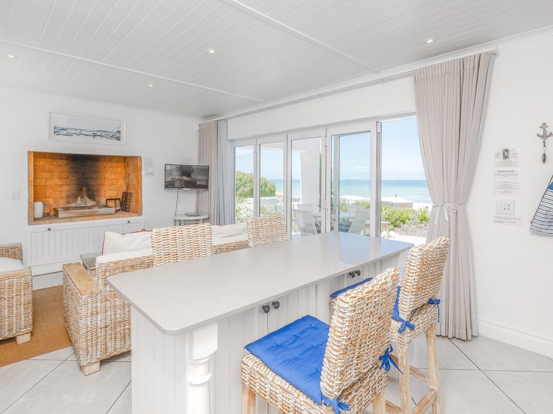 Exquisite Luxury Property with Unrivaled Sea Views - Photo 5