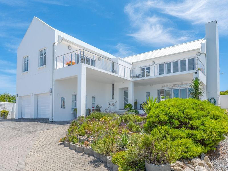 Exquisite Luxury Property with Unrivaled Sea Views - Photo 8