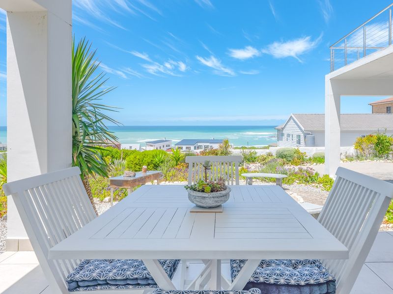 Exquisite Luxury Property with Unrivaled Sea Views - Photo 6