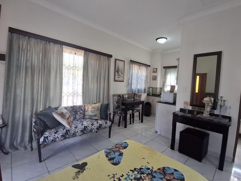 Neat Bachelor unit to rent - Photo 3