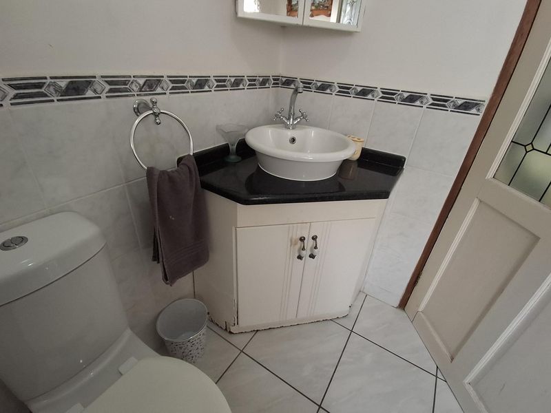 Neat Bachelor unit to rent - Photo 8