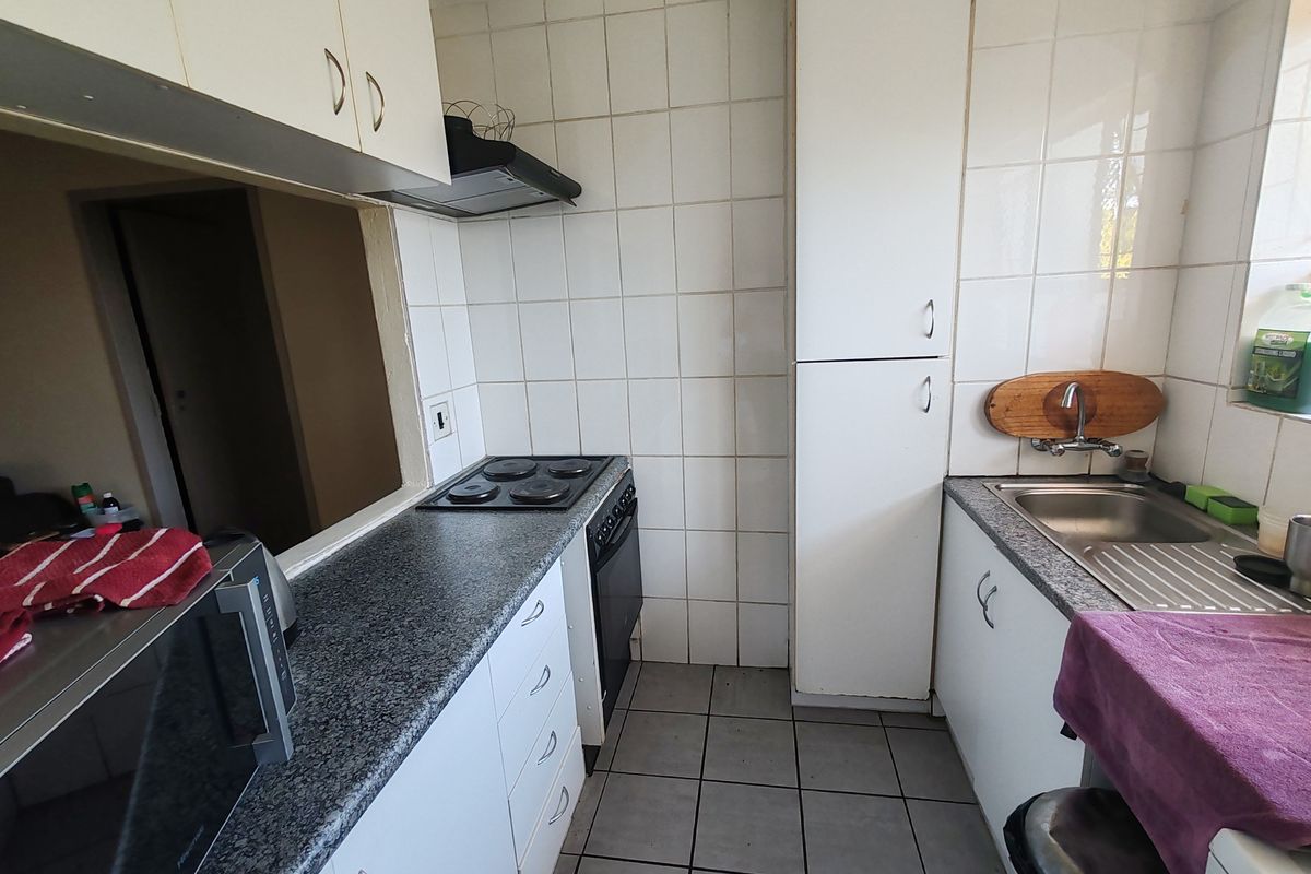 Modern Two-Bedroom Home with Prepaid Electricity - Photo 3