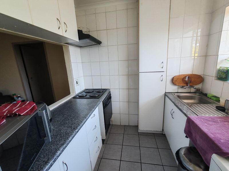 Modern Two-Bedroom Home with Prepaid Electricity - Photo 3