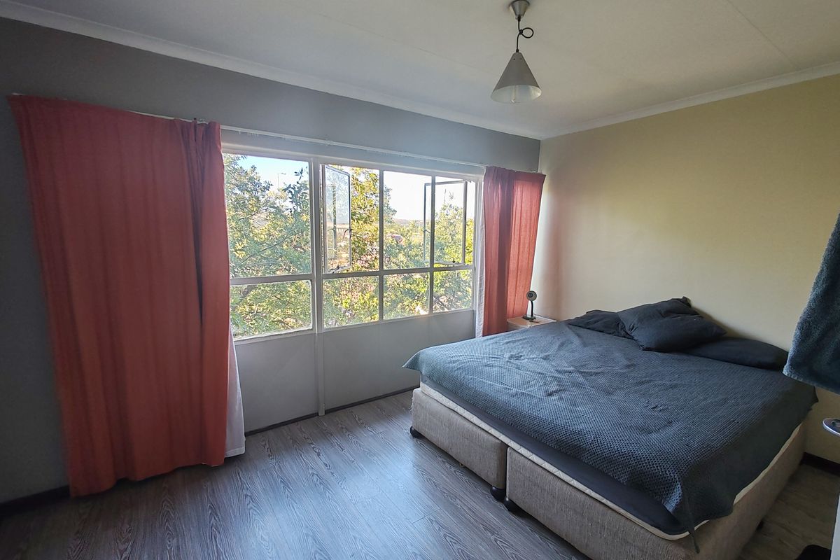 Modern Two-Bedroom Home with Prepaid Electricity - Photo 5