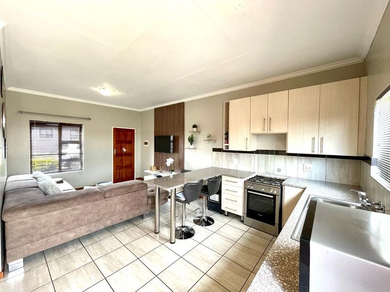 Neat as a pin three bedroom townhouse for sale in Trichardt - Photo 6