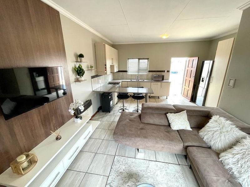 Neat as a pin three bedroom townhouse for sale in Trichardt - Photo 4