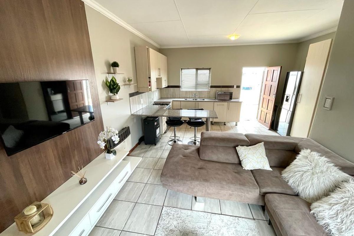 Neat as a pin three bedroom townhouse for sale in Trichardt - Photo 4