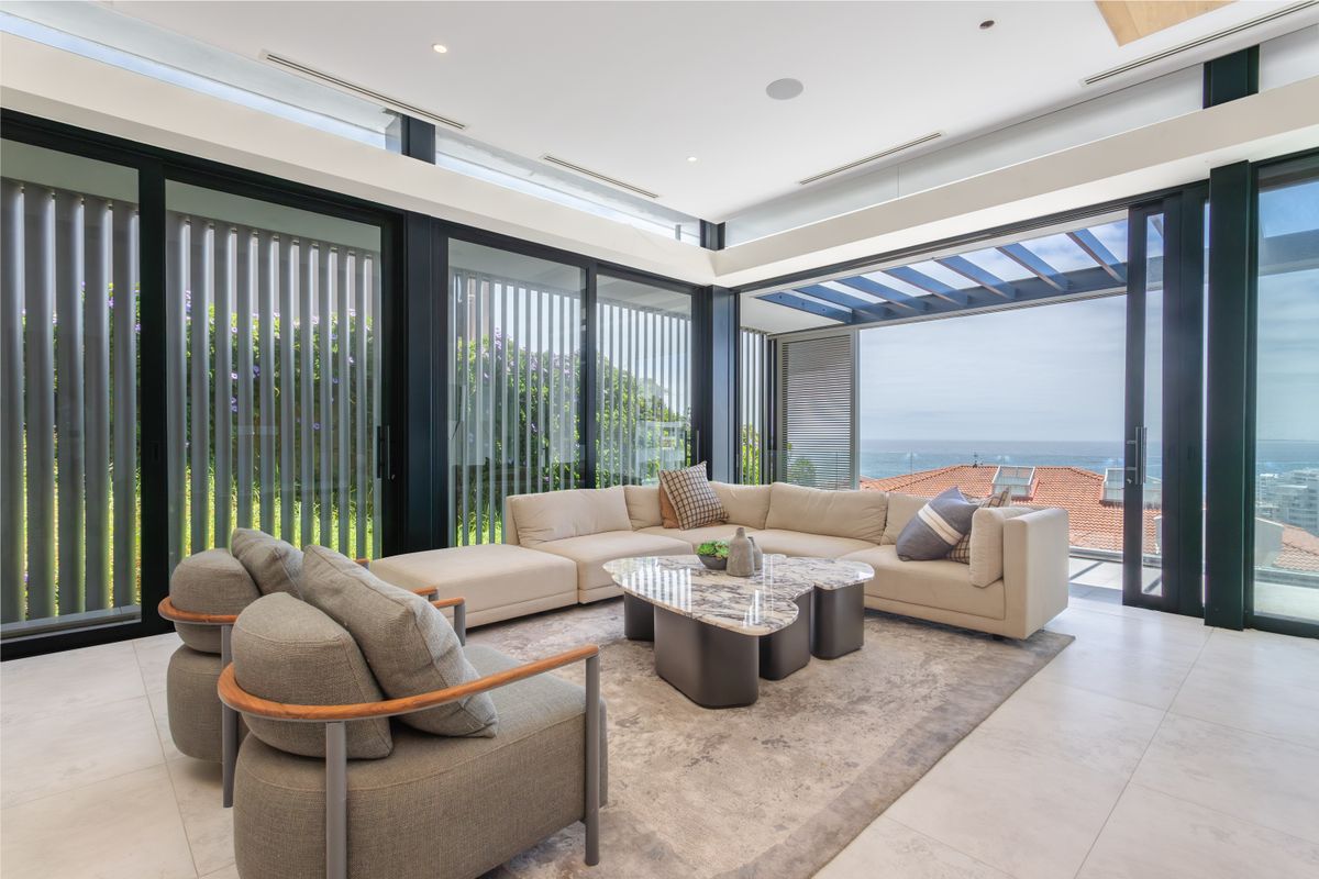 Luxury Redefined: 4-Level Home on Cape Town’s Iconic Atlantic Seaboard - Photo 3