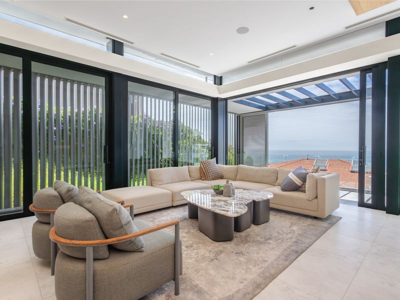 Luxury Redefined: 4-Level Home on Cape Town’s Iconic Atlantic Seaboard - Photo 3