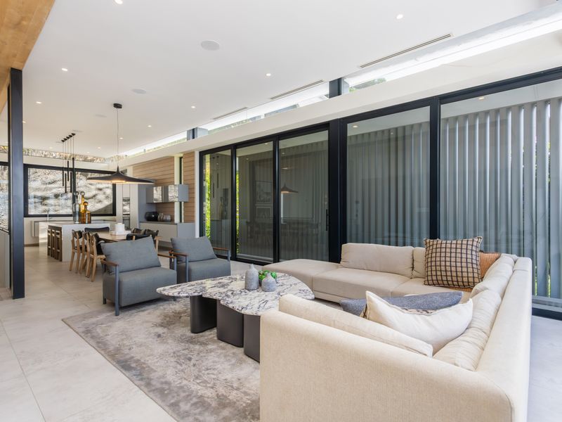 Luxury Redefined: 4-Level Home on Cape Town’s Iconic Atlantic Seaboard - Photo 6