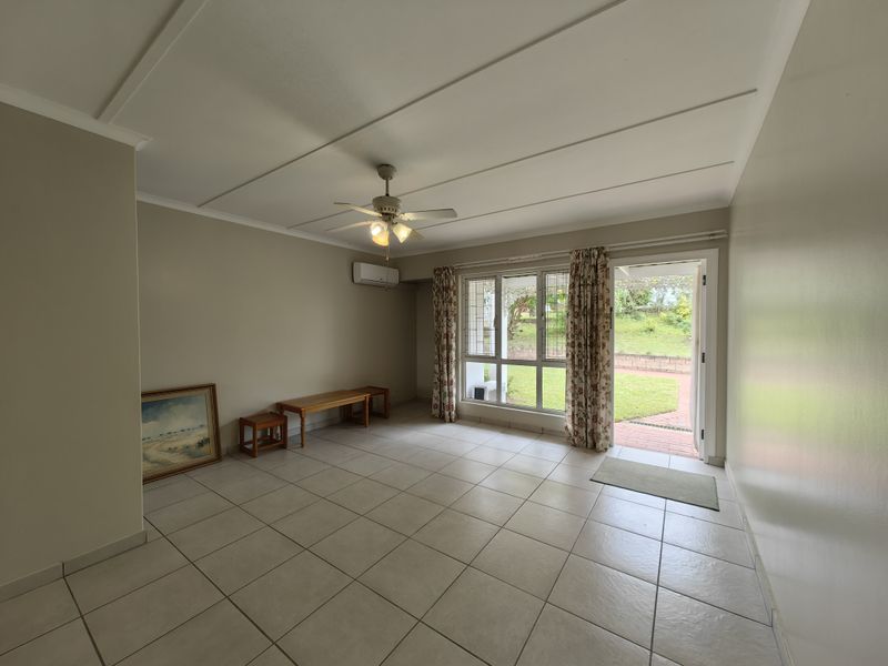 Quaint cottage in central Retirement complex - Photo 7