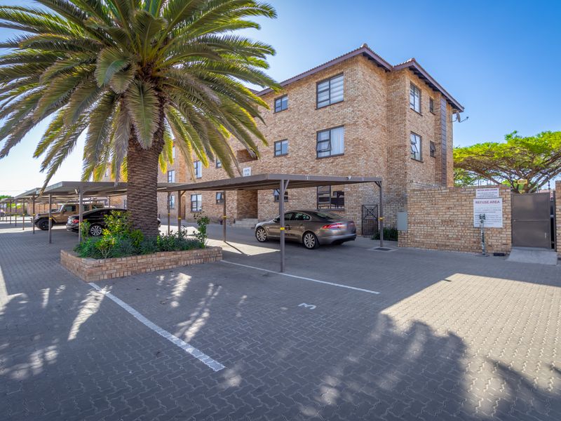 Modern 3 Bedrooms 2 Bathrooms - Prime location in Honeydew - Photo 1