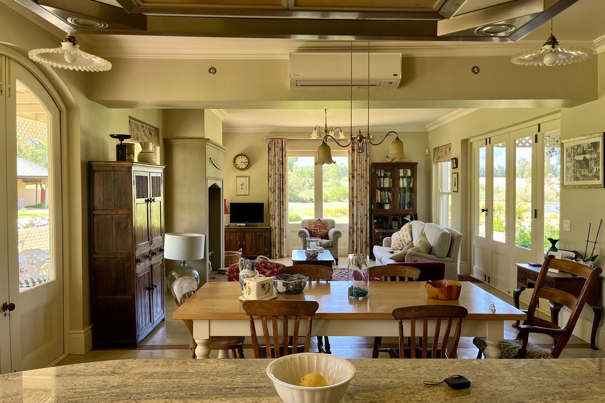 Sublime Gentleman’s Country Estate: Magnificent Luxury Lifestyle Farm - Photo 2