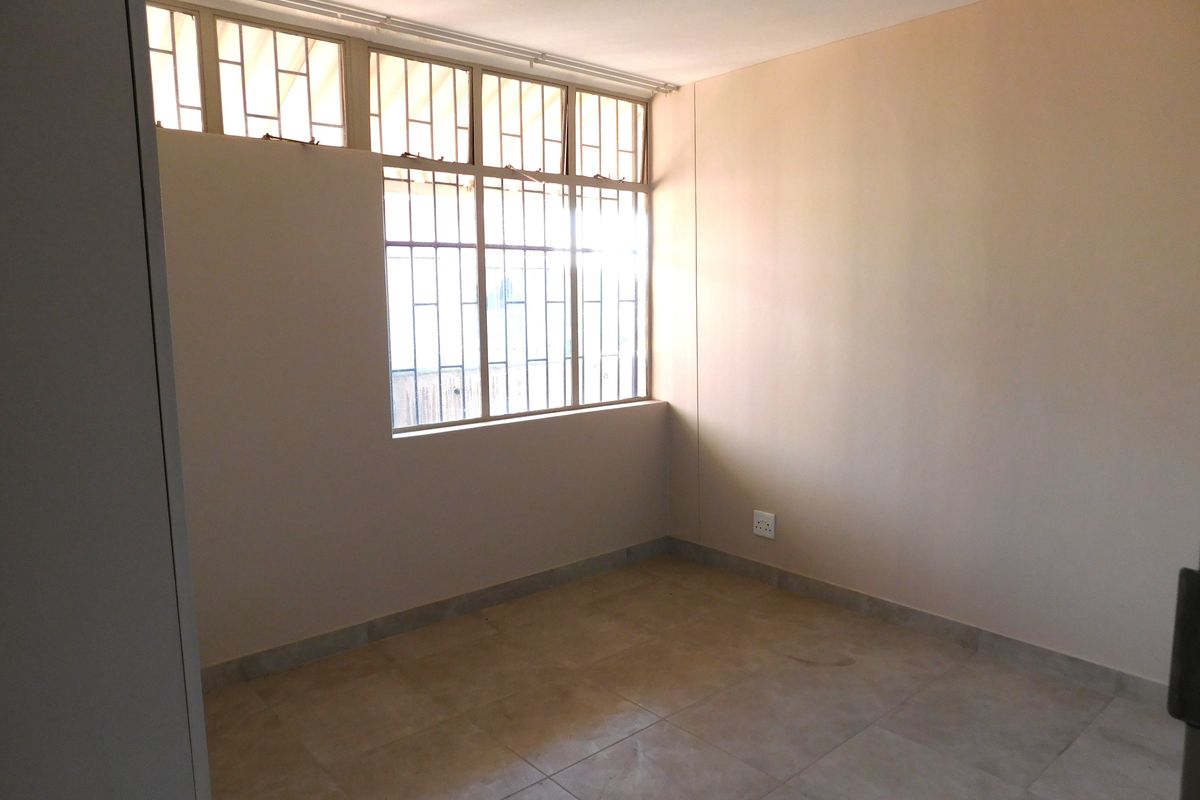 Newly Renovated in Kilner Park. - Photo 5