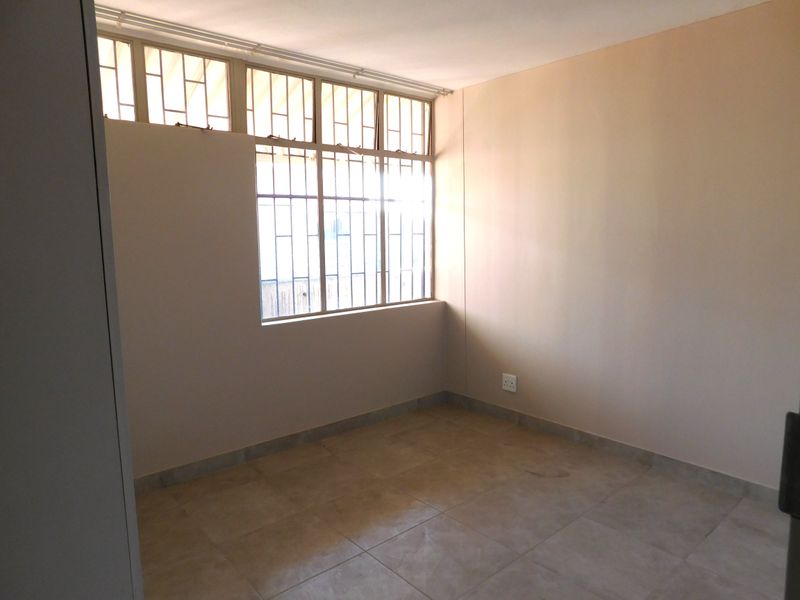 Newly Renovated in Kilner Park. - Photo 5