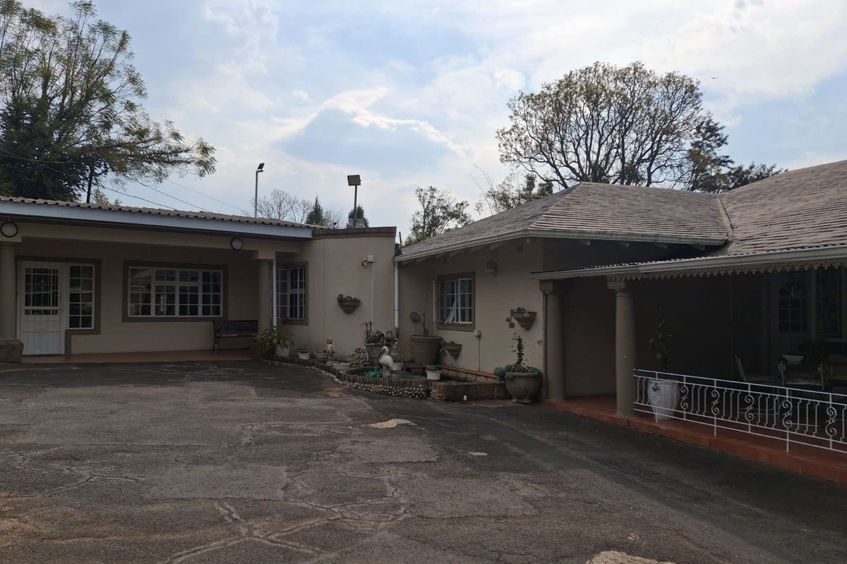 Versatile Family Home with Multiple Income Streams - Photo 3