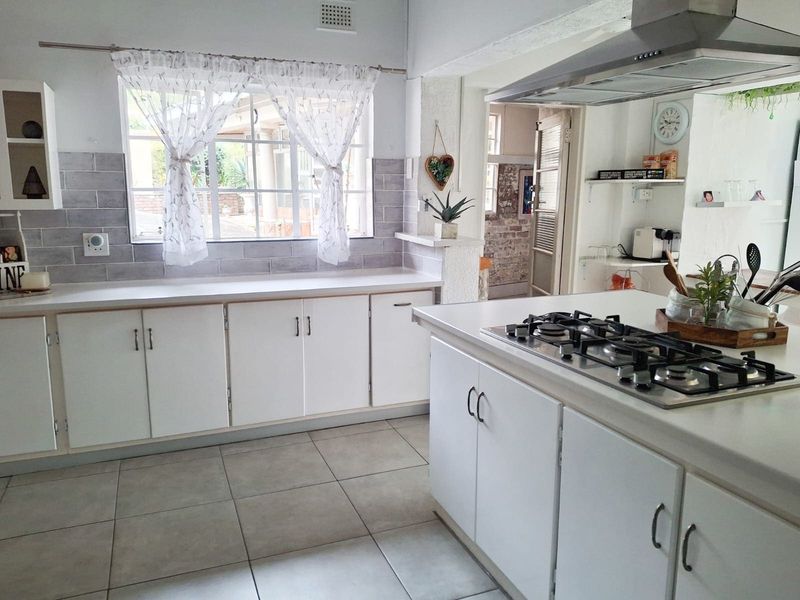 Versatile Family Home with Multiple Income Streams - Photo 10