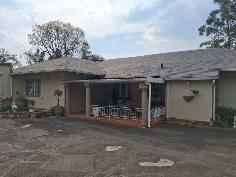 Versatile Family Home with Multiple Income Streams - Photo 2