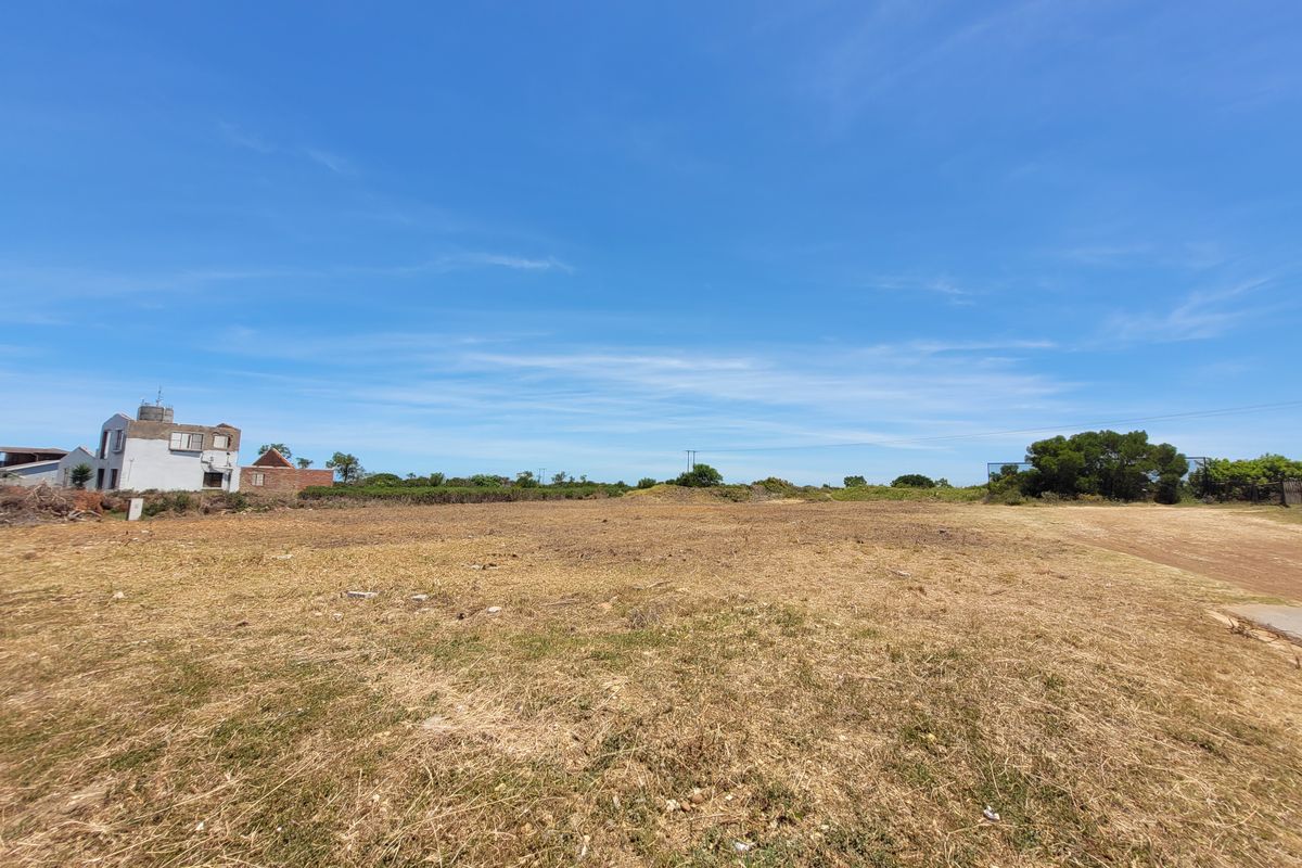 A Blank Canvas at the Sea in C Place, Jeffreys Bay - Photo 2