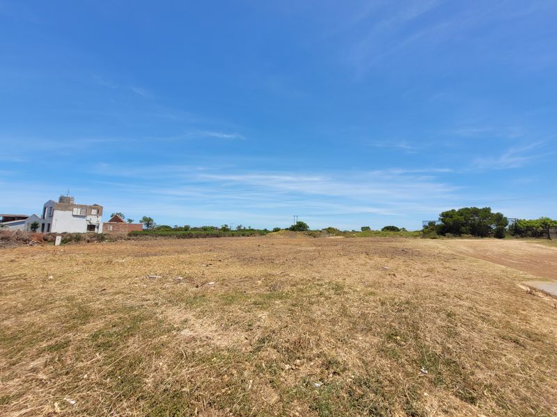 A Blank Canvas at the Sea in C Place, Jeffreys Bay - Photo 2