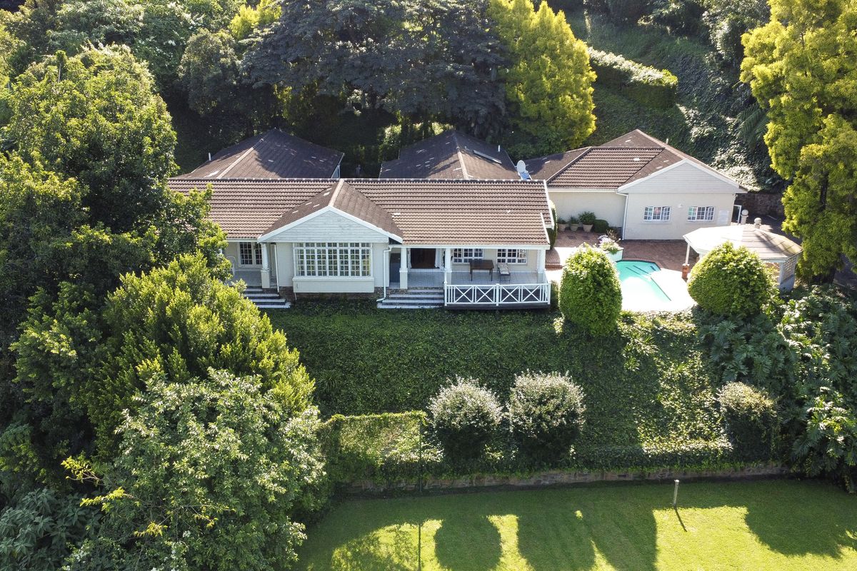 Elegant home with 4 income generating flatlets - Photo 2