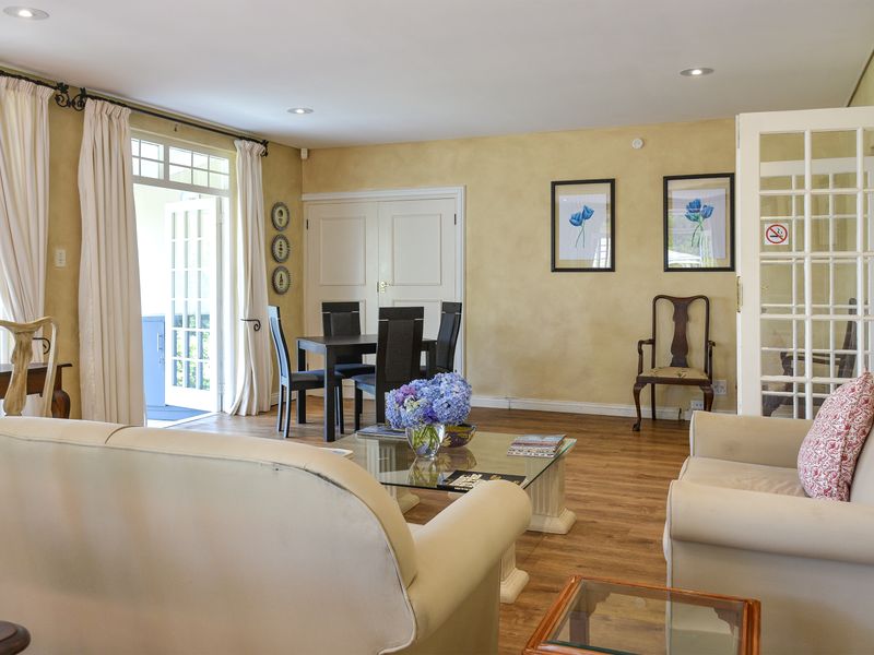 Elegant home with 4 income generating flatlets - Photo 10