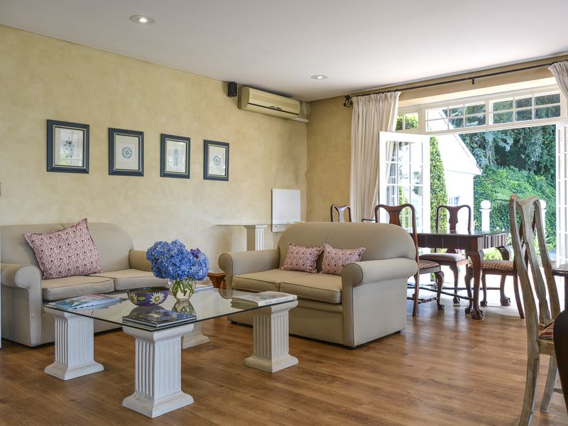 Elegant home with 4 income generating flatlets - Photo 8