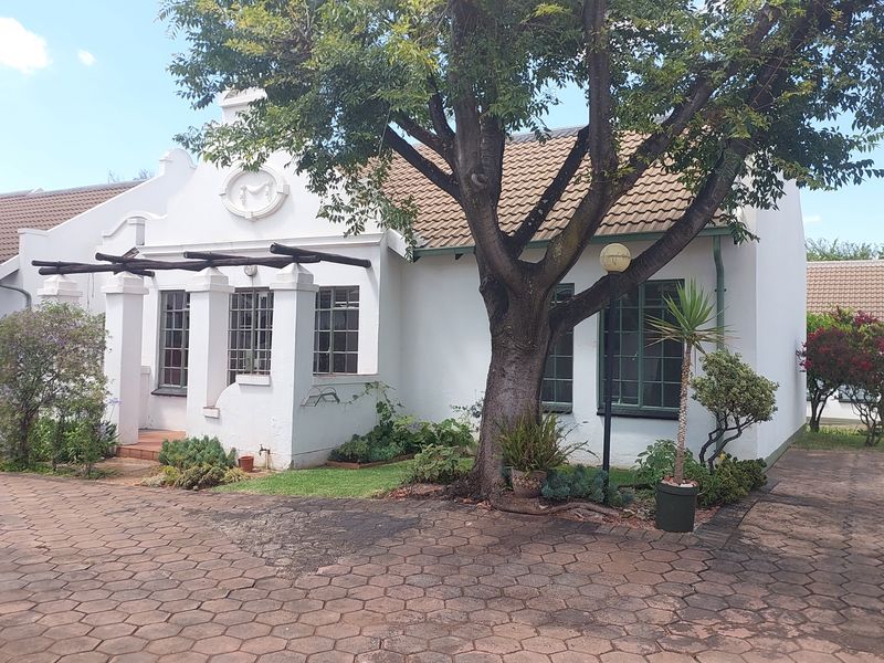 Peacefull and safe. Exclusively for residents 55 or older. Comfortable SIMPLEX - Photo 2