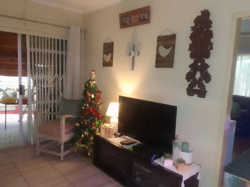 Welcoming Family Home of the Year! - Photo 7