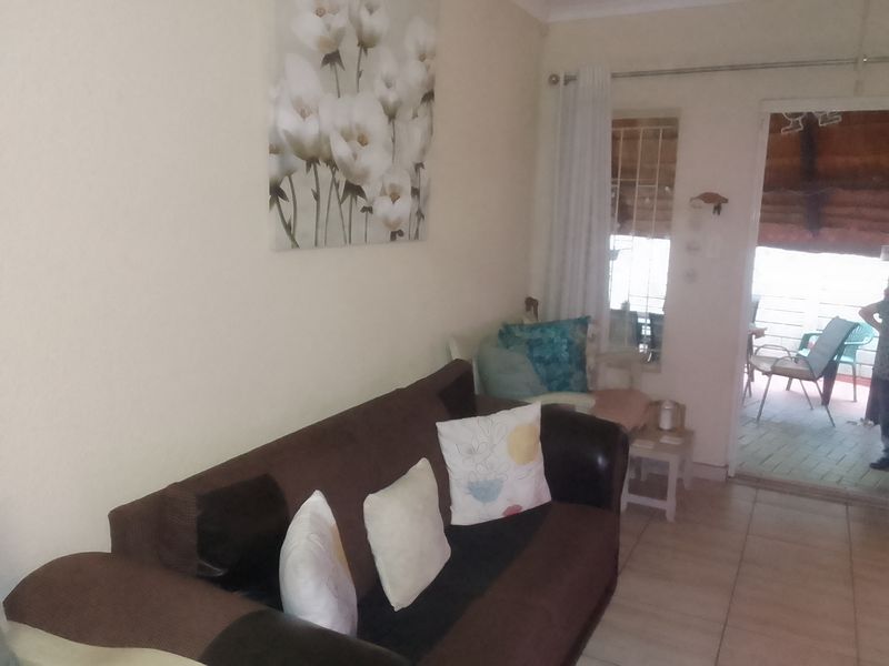 Welcoming Family Home of the Year! - Photo 6