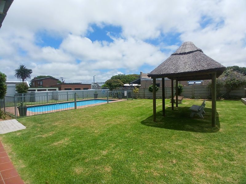 Charming Beachside Apartment in Stilbaai East - Photo 9