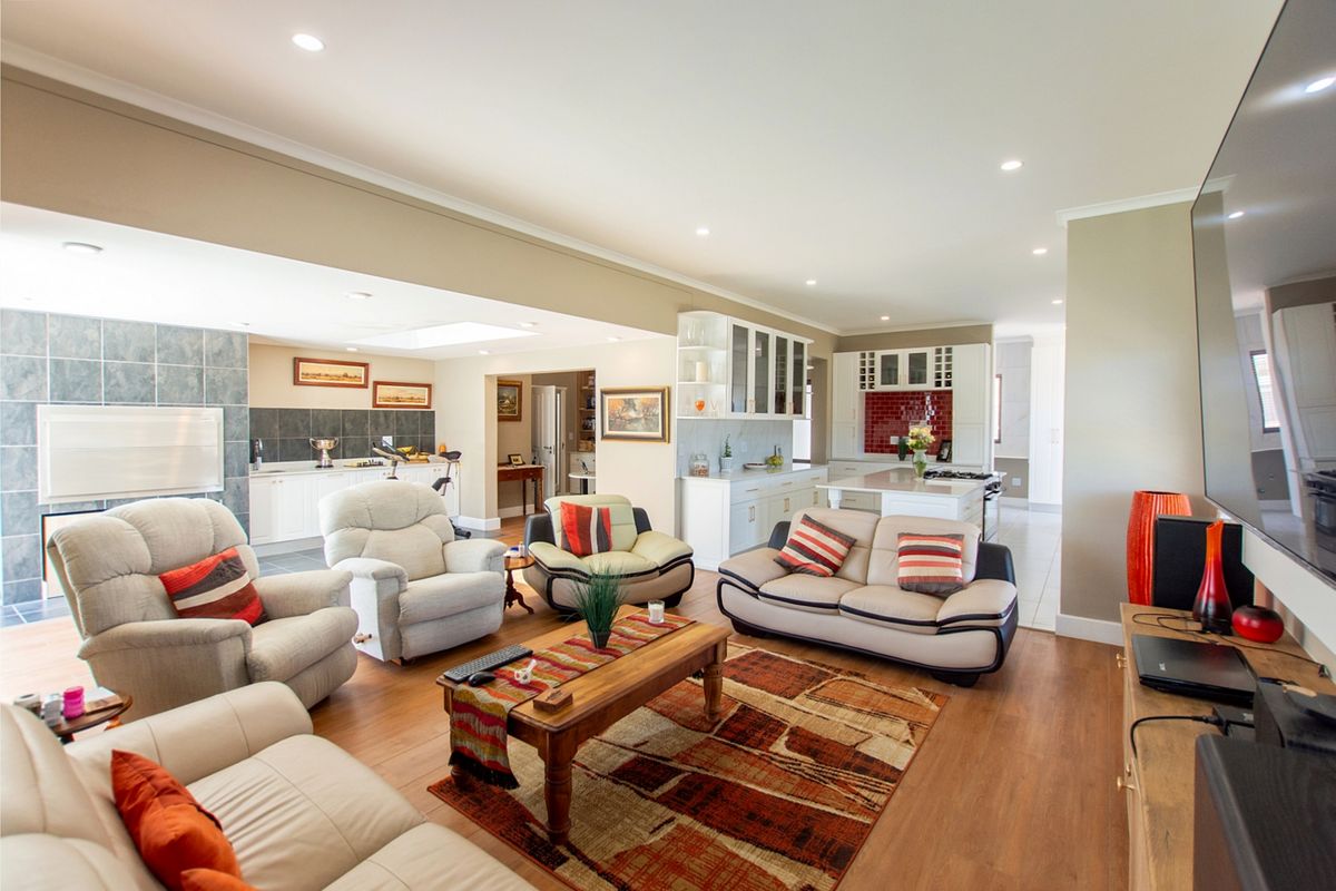 Two-Bedroom Home with Study, Designed for Easy Living - Photo 4