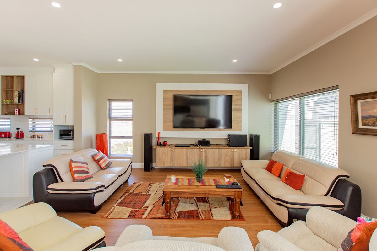 Two-Bedroom Home with Study, Designed for Easy Living - Photo 2