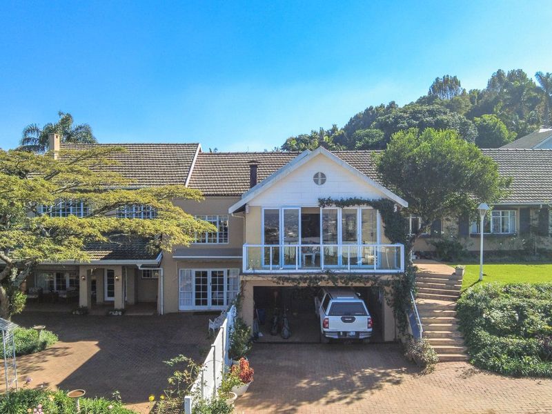 Grand Traditional Home with Breathtaking Views Over Pietermaritzburg – 7 Bedrooms, 6 Bathrooms, Pool - Photo 4