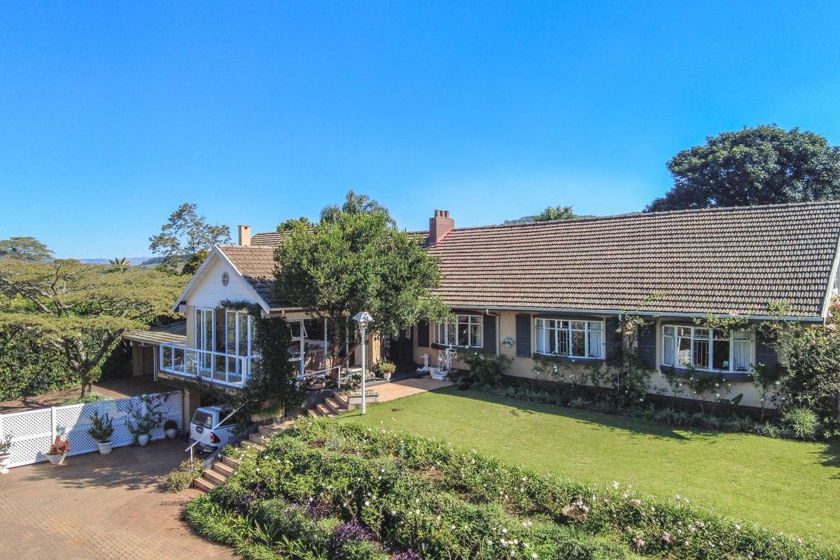 Grand Traditional Home with Breathtaking Views Over Pietermaritzburg – 7 Bedrooms, 6 Bathrooms, Pool - Photo 5