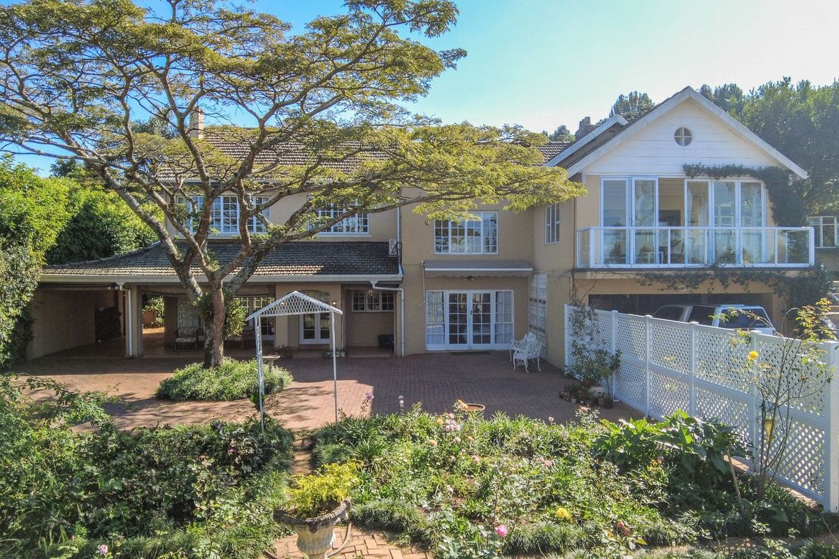 Grand Traditional Home with Breathtaking Views Over Pietermaritzburg – 7 Bedrooms, 6 Bathrooms, Pool - Photo 2
