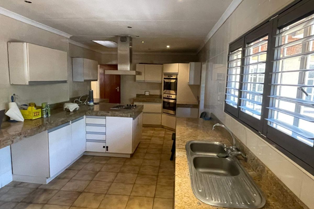 Unlock the Potential in Bedfordview! - Photo 4