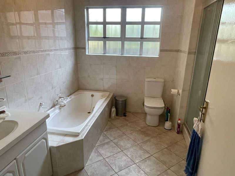 Unlock the Potential in Bedfordview! - Photo 8