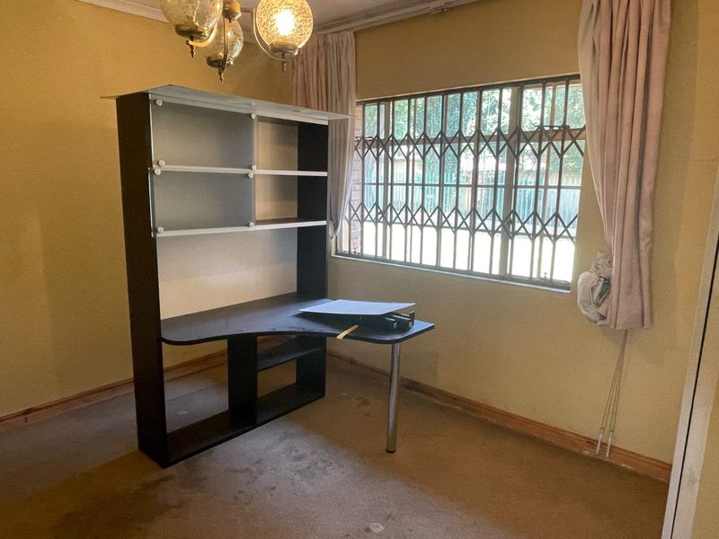 Unlock the Potential in Bedfordview! - Photo 6