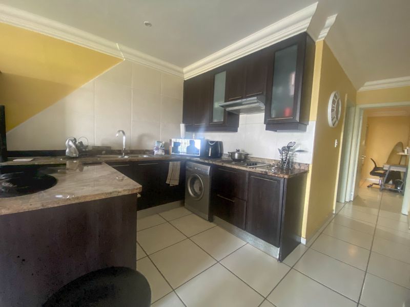 For Sale 1Bedroom Apartment with Spectacular Sea Views - Photo 3