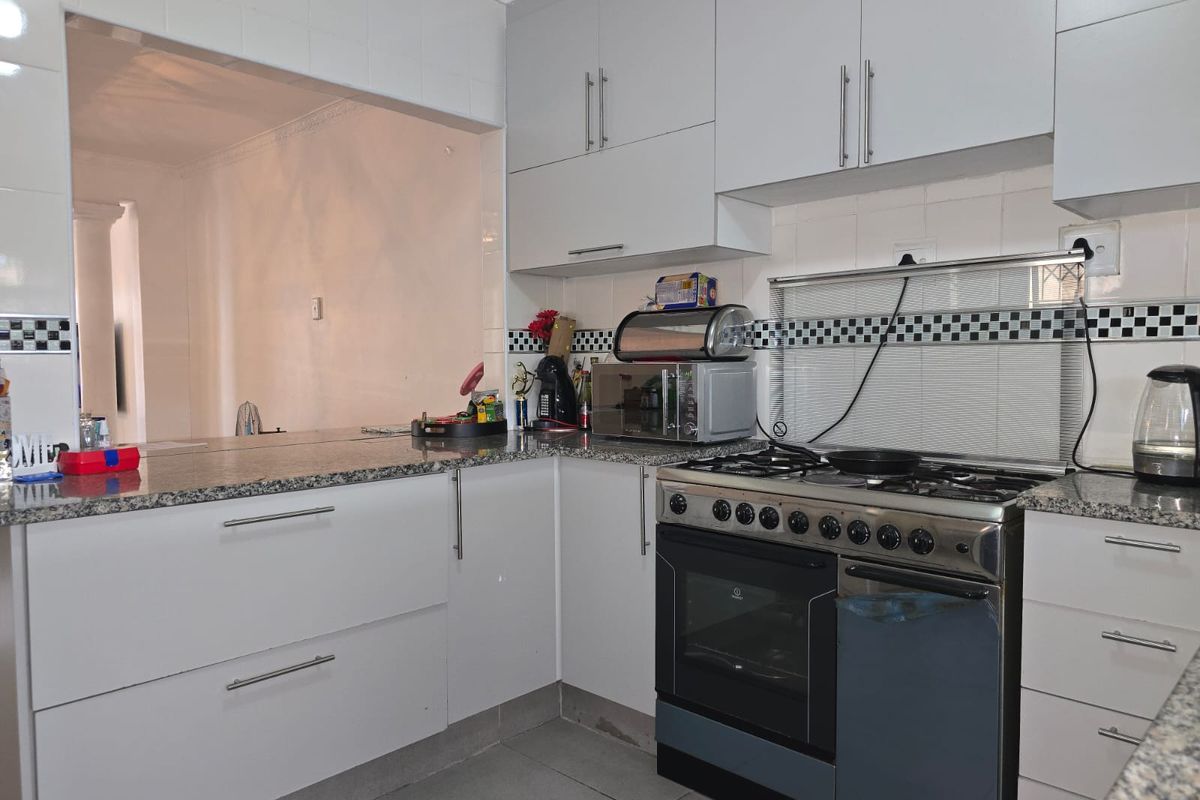 A Spacious 4 Bedroom Sanctuary - Photo 5