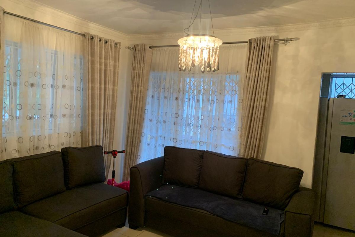 A Spacious 4 Bedroom Sanctuary - Photo 2