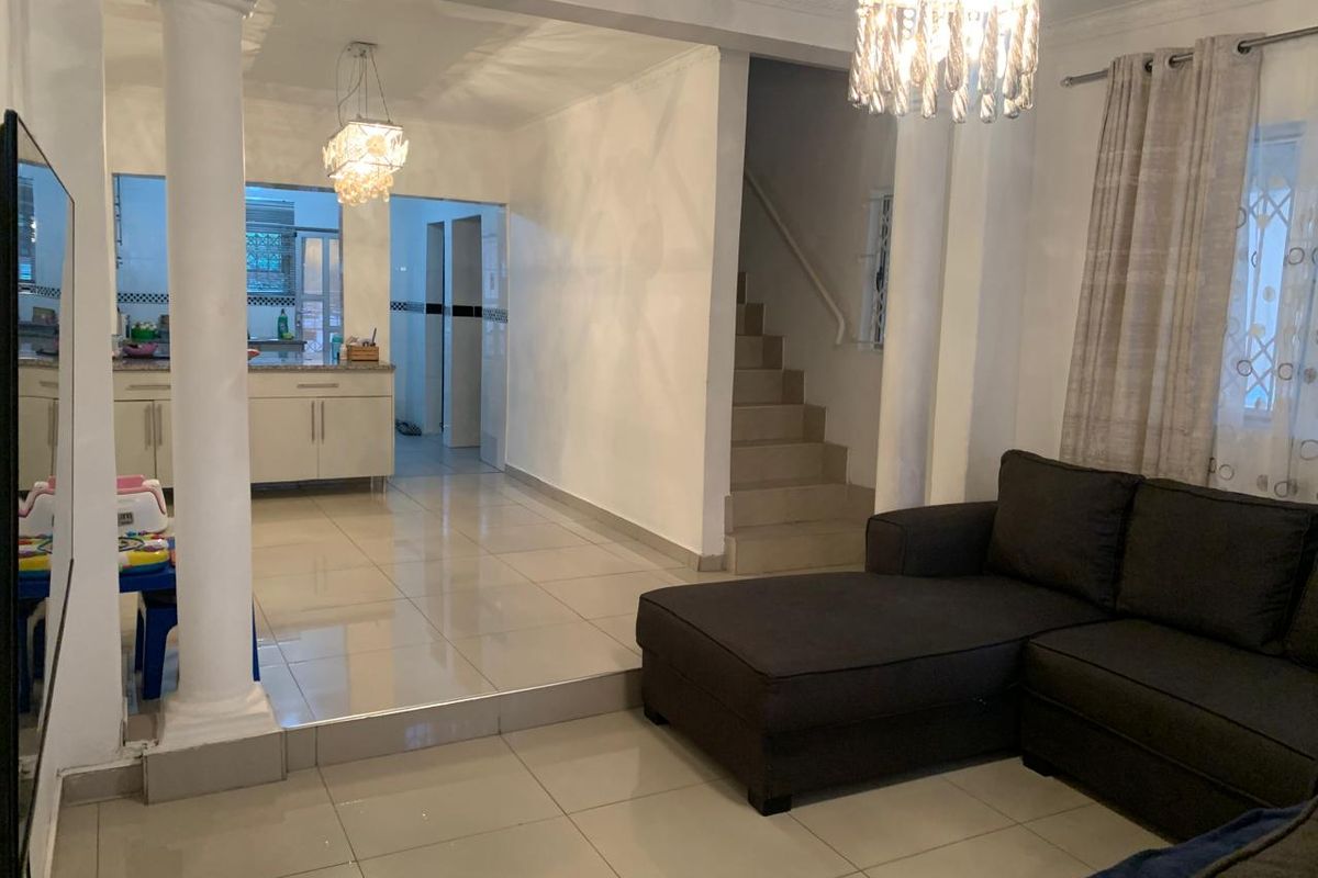 A Spacious 4 Bedroom Sanctuary - Photo 4