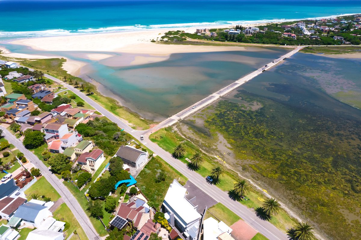 Stand with Awesome Views of Lagoon and Blue Ocean in Aston Bay, Jeffreys Bay - Photo 2